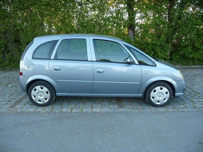 Silber Gebraucht 2007 Opel Meriva Edition Van / Kleinbus | 2.850 € (Fairer Preis) - Bild 1/4