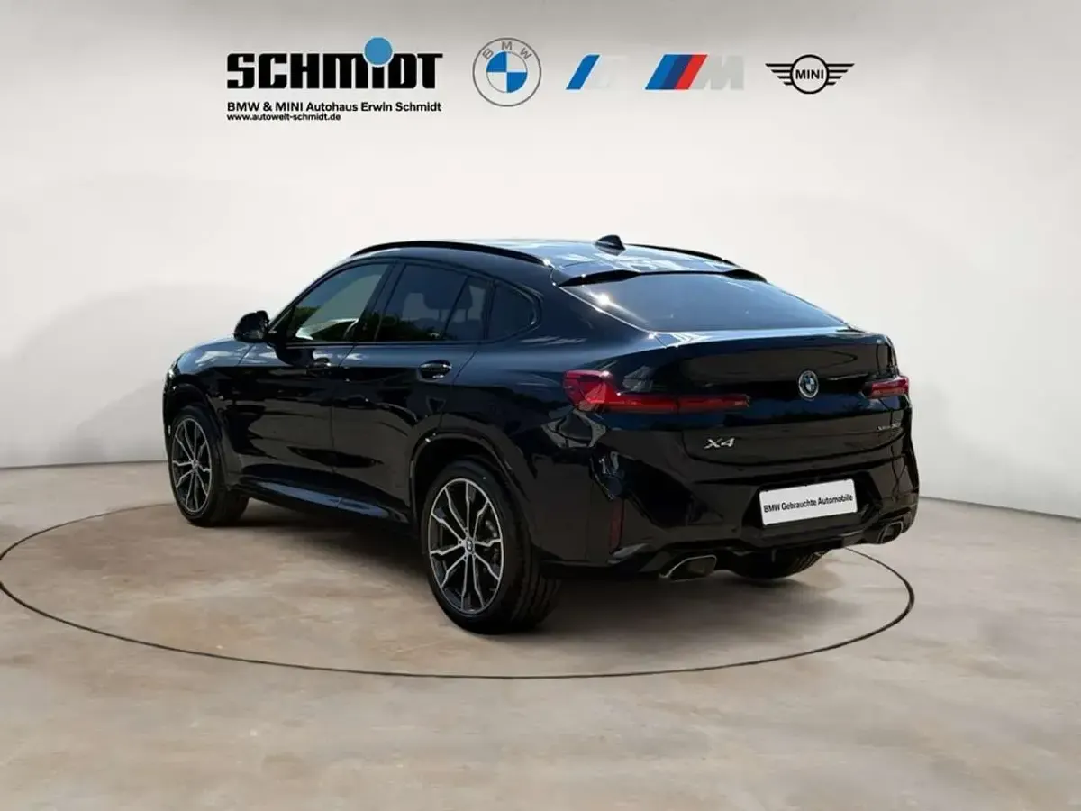 Gebraucht BMW X4 M Sport 245 PS (180 kW) 2025 M carbonschwarz SUV