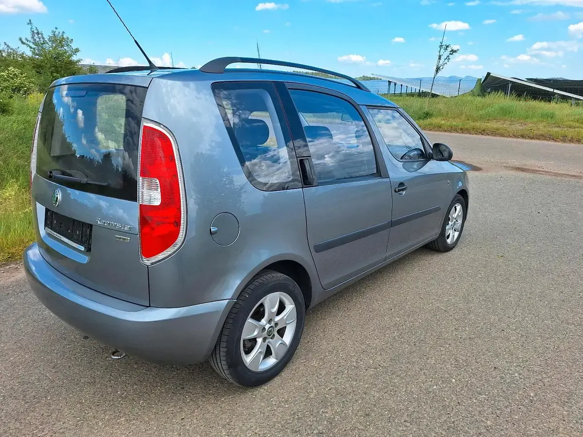 Gebraucht Skoda Roomster 86 PS (63 kW) 2011 Grau Van / Kleinbus