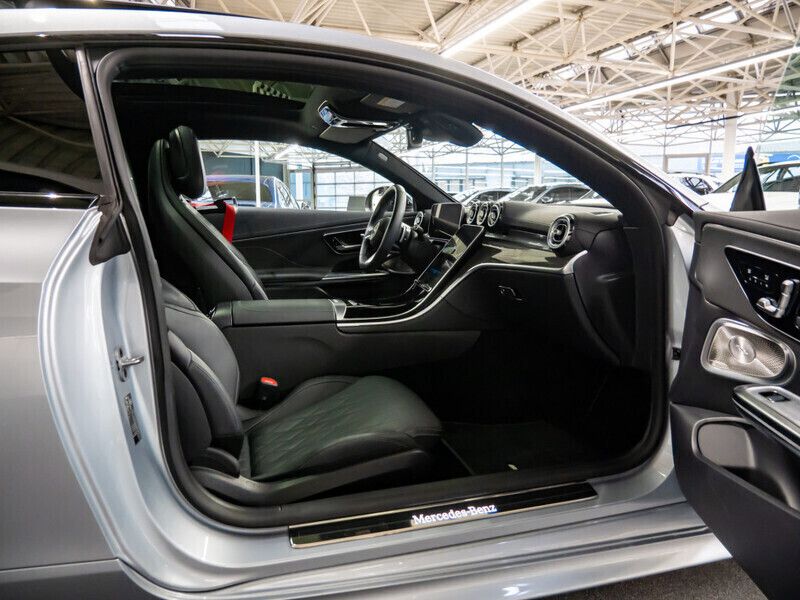 Gebraucht Mercedes CLE450 AMG line 381 PS (280 kW) 2024 Silber / hightechsilber Coupé