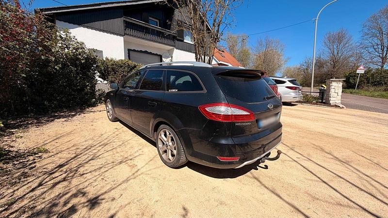 Gebraucht Ford Mondeo 140 PS (102 kW) 2010 Schwarz Kombi