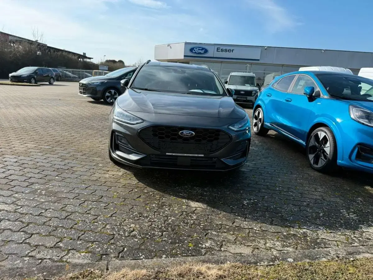 Neu Ford Focus ST-Line X 155 PS (114 kW) 2025 Grau Limousine