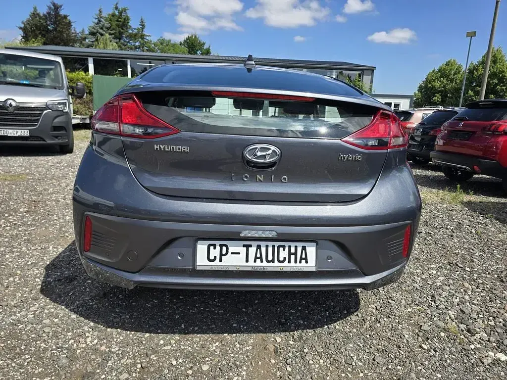 Gebraucht Hyundai Ioniq Trend 105 PS (77 kW) 2020 Grau Kleinwagen