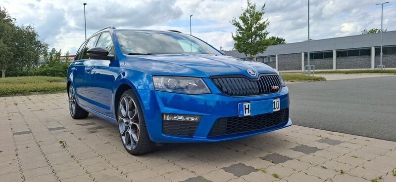Blau Gebraucht 2015 Skoda Octavia RS Kombi | 17.900 € (Fairer Preis) - Bild 1/4
