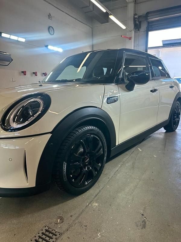 Używany Mini Cooper S 178 KM (130 kW) 2022 Biały Hatchback