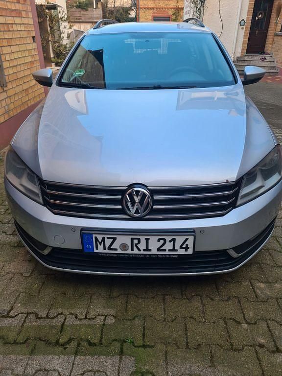 Gebraucht VW Passat Highline 140 PS (102 kW) 2013 Silber Limousine