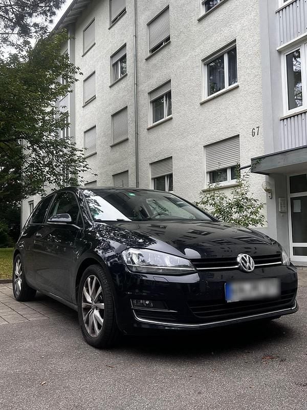 Schwarz Gebraucht 2015 VW Golf VII Highline Limousine | 8.490 € (Fairer Preis) - Bild 1/4
