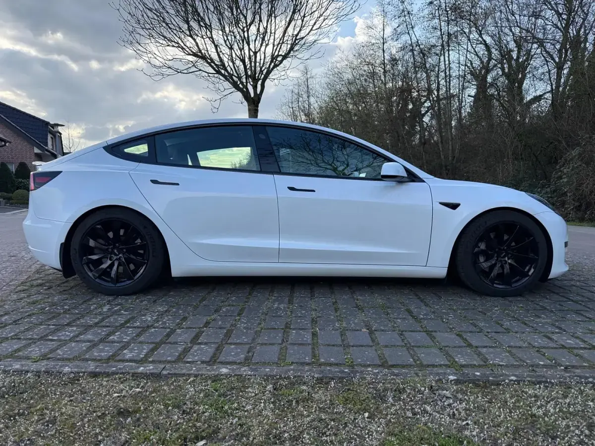 Usado Tesla Model 3 152 kW (208 CV) 2023 Blanco Berlina