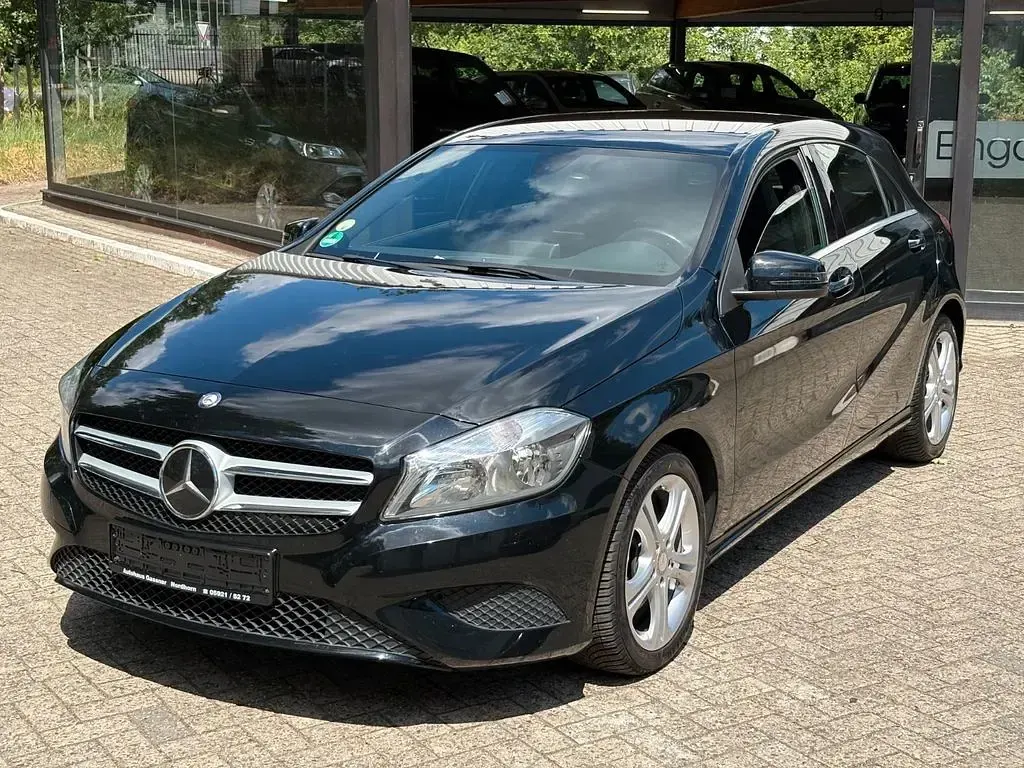 Gebraucht Mercedes A200 Sport 136 PS (100 kW) 2015 Schwarz Kleinwagen