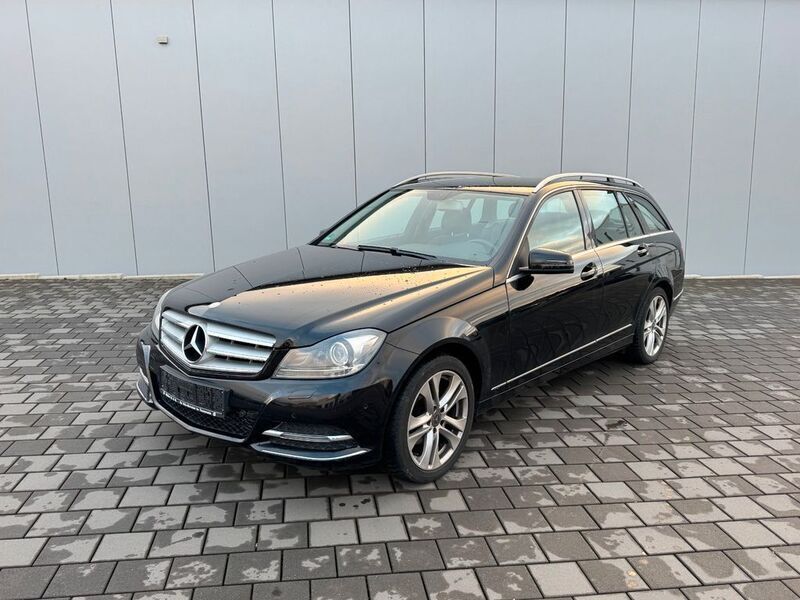 Schwarz Gebraucht 2014 Mercedes C200 Avantgarde Limousine | 9.500 € (Superpreis) - Bild 1/4