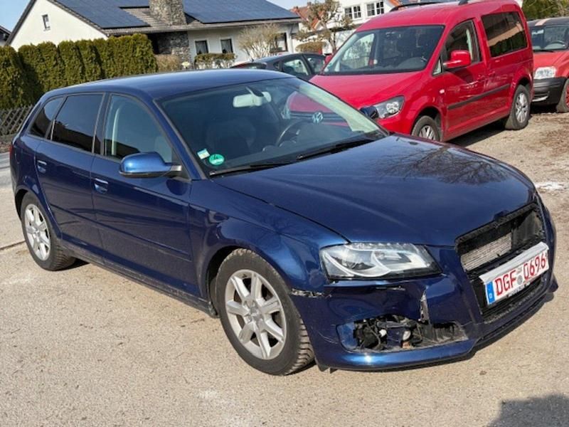 Gebraucht Audi A3 Ambiente 140 PS (102 kW) 2012 Blau Kleinwagen