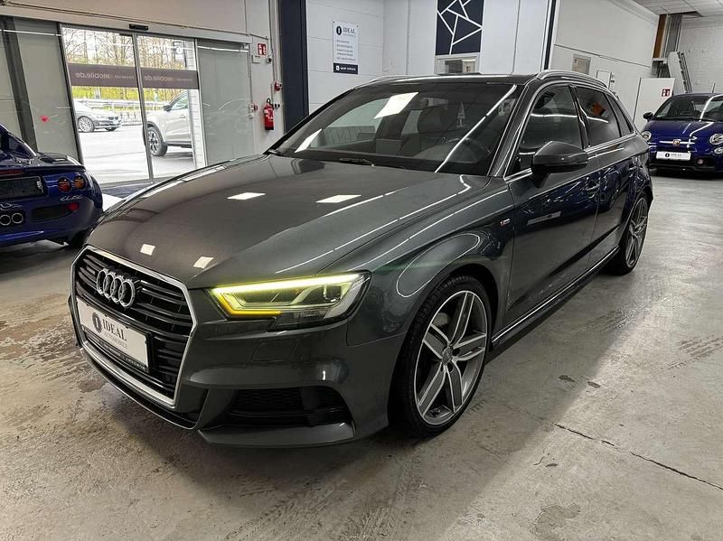 Gebraucht Audi A3 Sport 184 PS (135 kW) 2018 Daytonagrau perleffekt Limousine