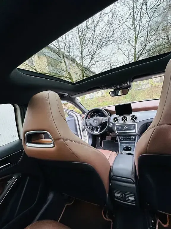 Gebraucht Mercedes GLA220 177 PS (130 kW) 2017 Weiß SUV