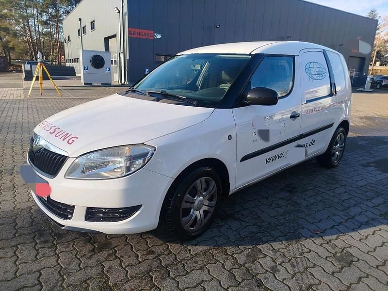 Weiß Gebraucht 2010 Skoda Roomster Van / Kleinbus | 1.200 € (Superpreis) - Bild 1/4