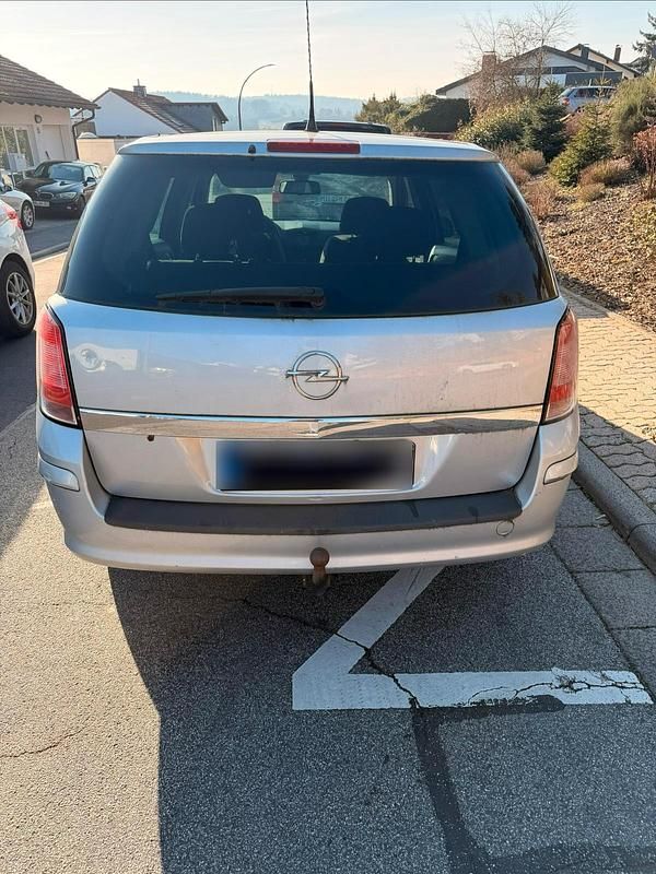 Gebraucht Opel Astra 110 PS (80 kW) 2010 Silber Kombi