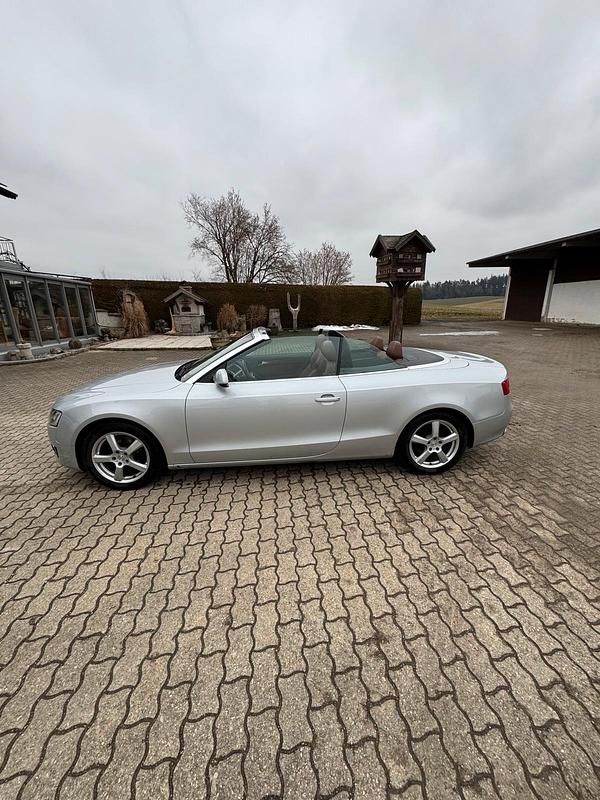 Używany Audi A5 Cabriolet S-Line 239 KM (175 kW) 2011 Srebrny Kabriolet