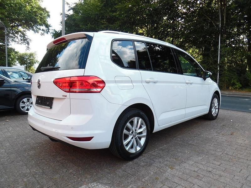 Gebraucht VW Touran Comfortline 116 PS (85 kW) 2016 Weiß Van / Kleinbus