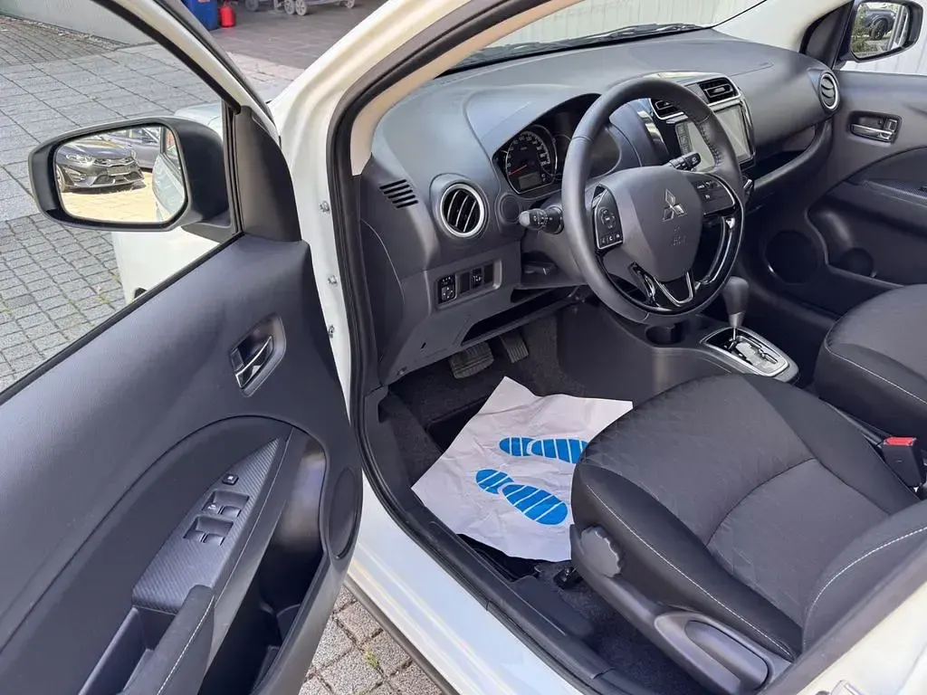 Gebraucht Mitsubishi Space Star Select 71 PS (52 kW) 2023 Weiß Kleinwagen