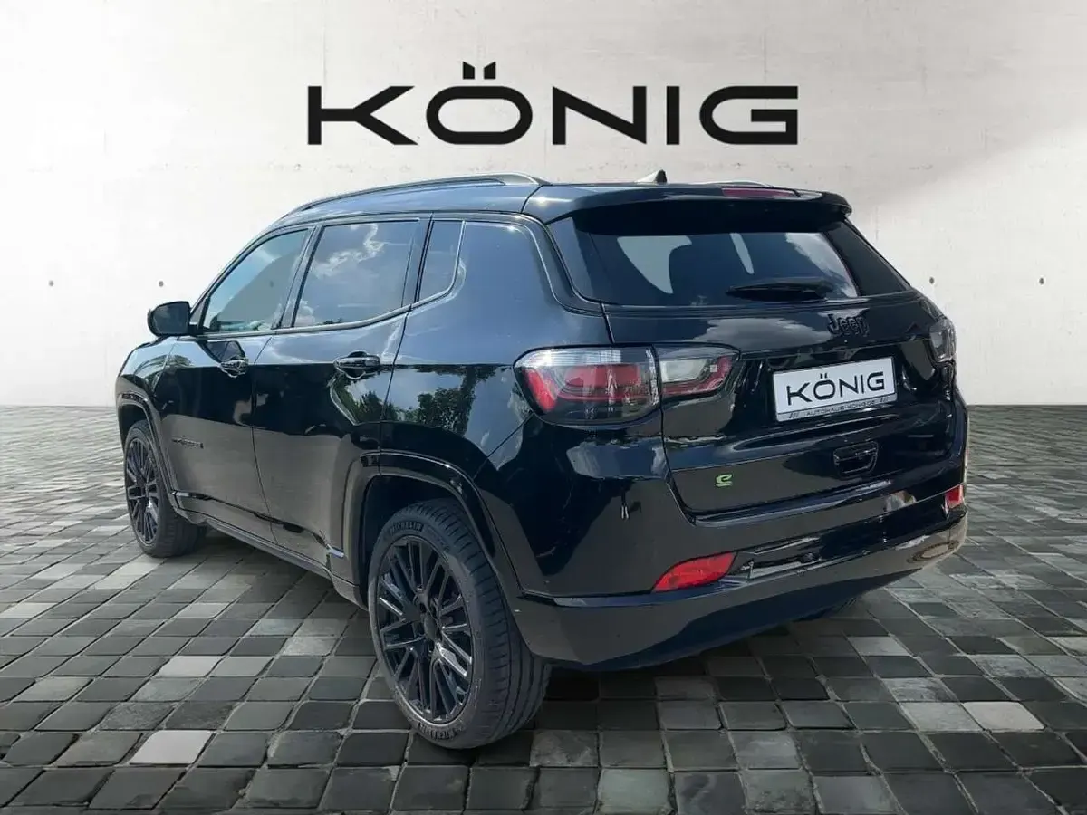 Gebraucht Jeep Compass Altitude 131 PS (96 kW) 2023 Schwarz SUV