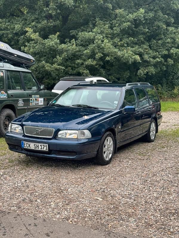 Blau Gebraucht 1998 Volvo V70 Kombi | 1.850 € (Teuer) - Bild 1/4