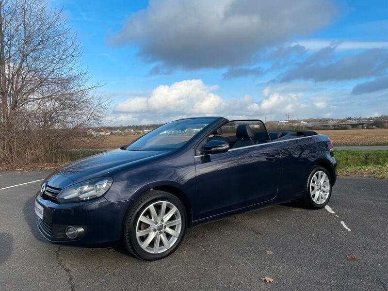 Violett Gebraucht 2012 VW Golf VI Basis Cabrio | 9.950 € (Etwas zu teuer) - Bild 1/4