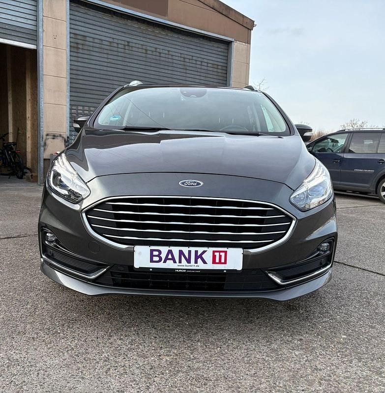 Gebraucht Ford S-MAX Titanium 150 PS (110 kW) 2022 Grau Van / Kleinbus