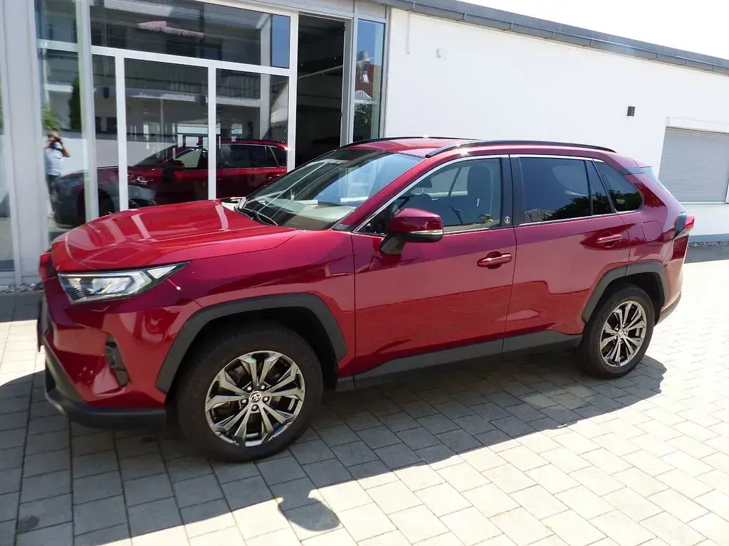 Gebraucht Toyota RAV4 Hybrid 218 PS (160 kW) 2023 Rot SUV