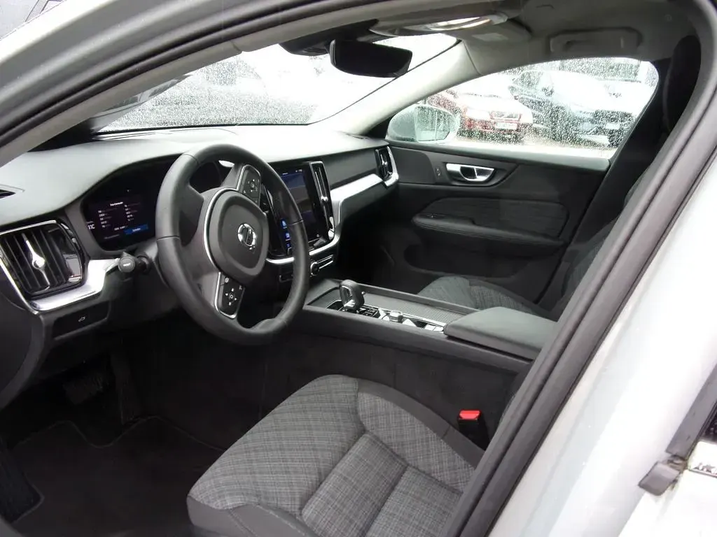 Occasion Volvo V60 Core 197 ch (144 kW) 2024 Gris Break