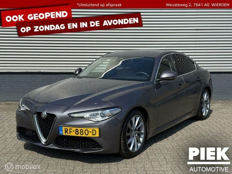 Grau Gebraucht 2017 Alfa Romeo Giulia Business Limousine | 13.999 € (Fairer Preis) - Bild 1/3