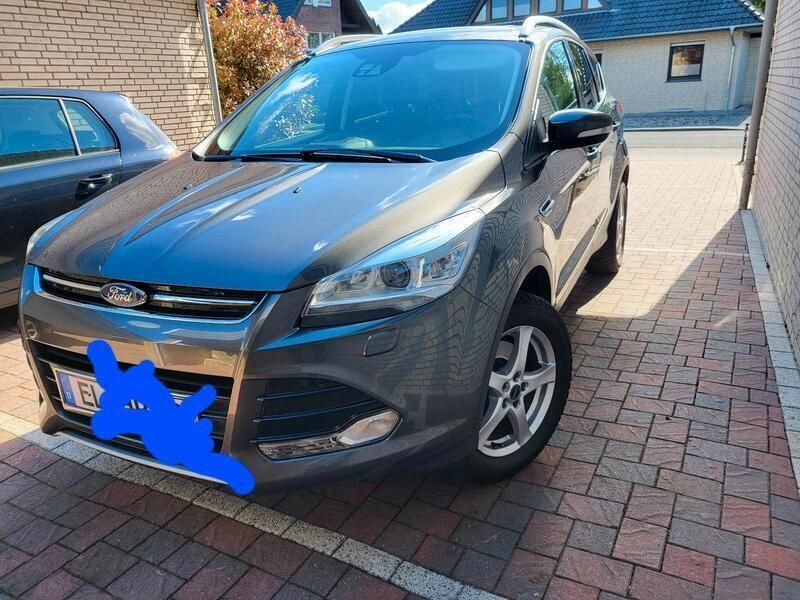 Grau Gebraucht 2016 Ford Kuga SUV | 15.990 € (Fairer Preis) - Bild 1/4