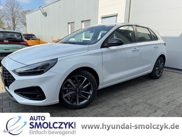 Weiss Neu 2025 Hyundai i30 Advantage Limousine | 22.990 € (Fairer Preis) - Bild 1/4