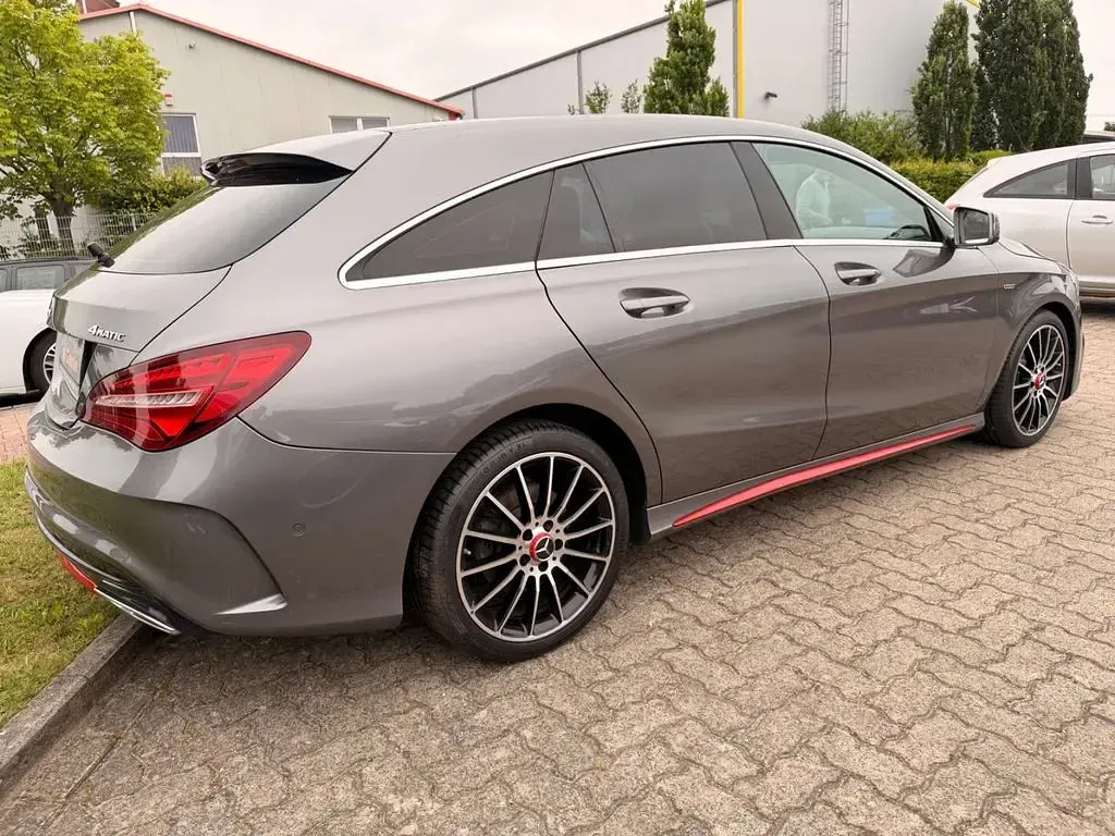 Gebraucht Mercedes CLA220 Shooting Brake 184 PS (135 kW) 2018 Grau Kombi