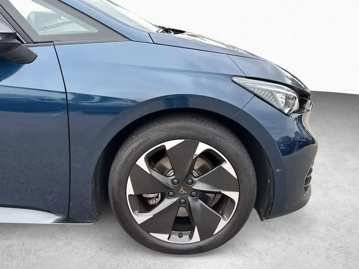 Gebraucht Cupra Born 150 kW (204 PS) 2024 Aurora blue metallic Kleinwagen