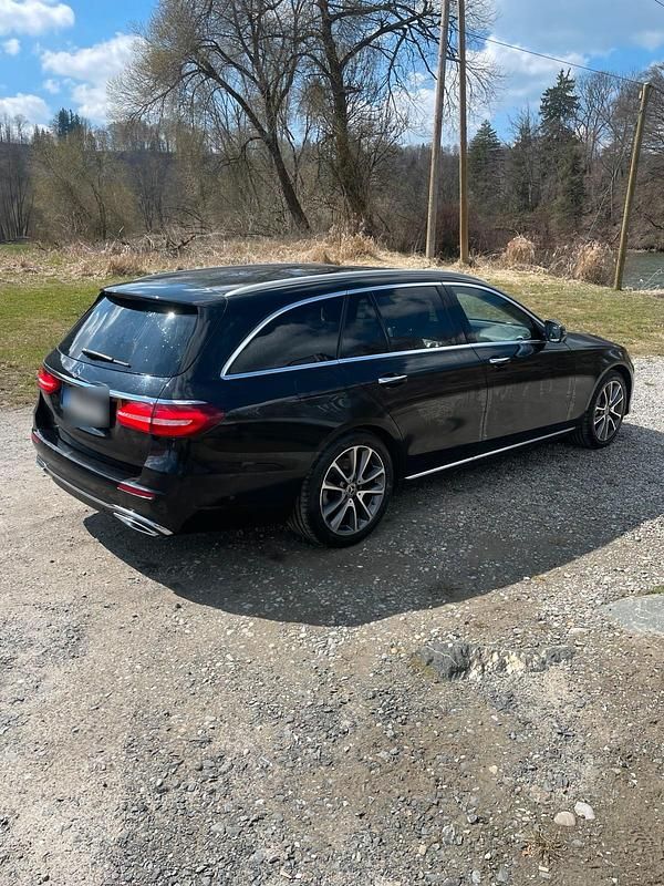 Gebraucht Mercedes E350 258 PS (189 kW) 2018 Schwarz Kombi
