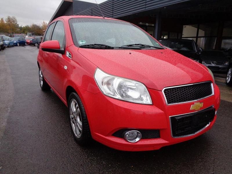 Gebraucht Chevrolet Aveo LT 101 PS (74 kW) 2010 Rot Kleinwagen