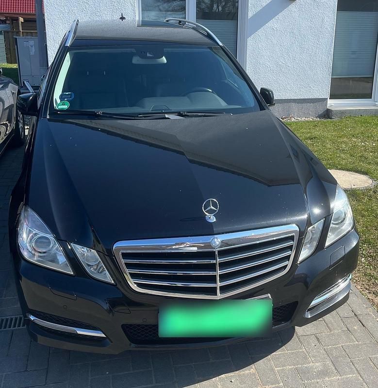Gebraucht Mercedes E200 136 PS (100 kW) 2011 Schwarz Kombi