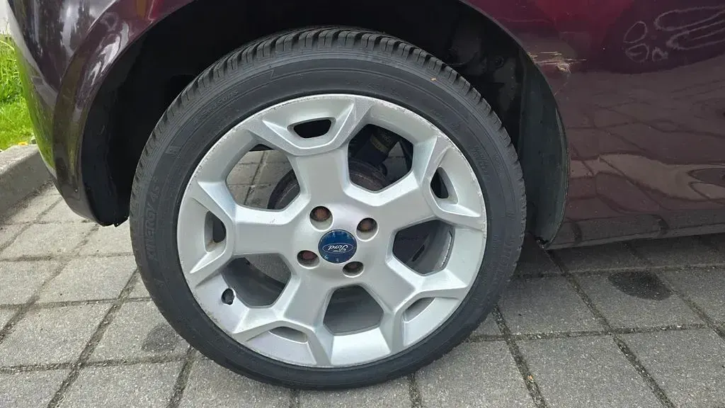 Gebraucht Ford Ka Titanium 69 PS (50 kW) 2009 Violet Kleinwagen