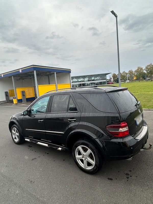 Gebraucht Mercedes ML280 190 PS (139 kW) 2007 Schwarz SUV