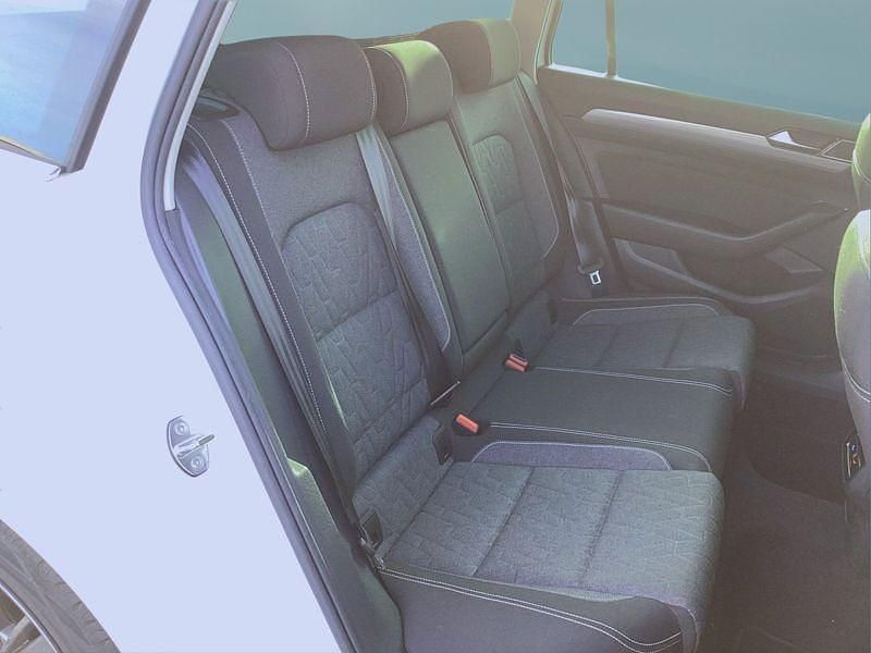 Second-hand VW Passat 200 CP (147 kW) 2022 Alb Break