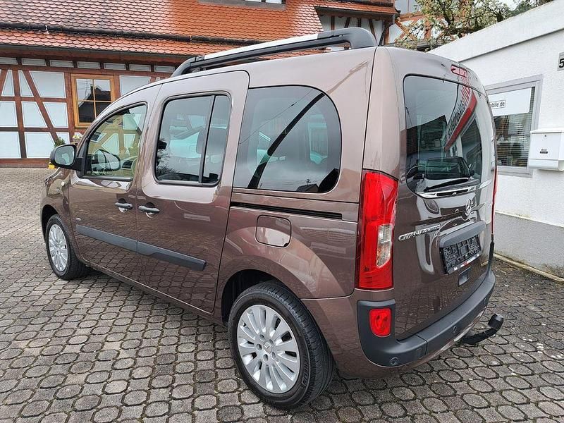 Gebraucht Mercedes Citan 111 110 PS (80 kW) 2017 Braun Van / Kleinbus