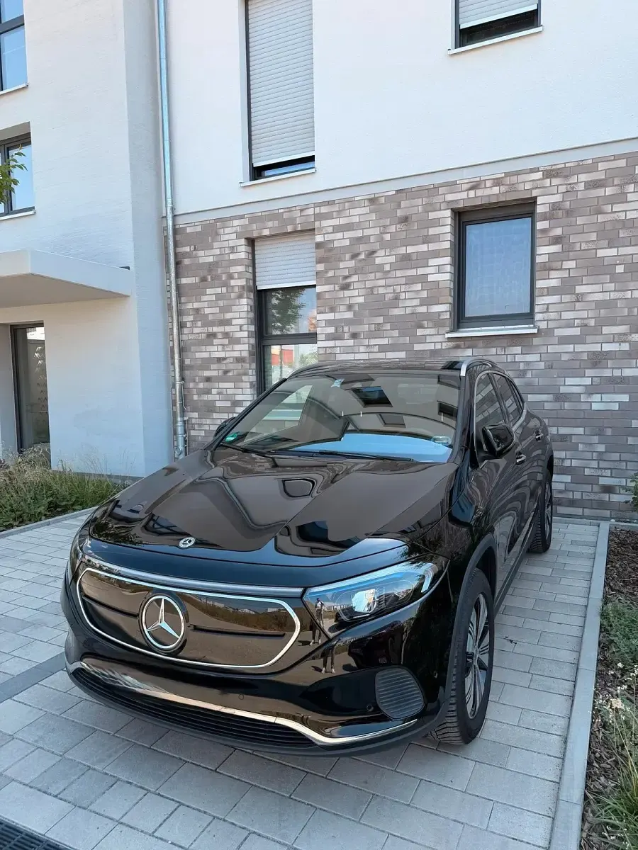 Gebraucht Mercedes EQA250 Progressive 139 kW (190 PS) 2022 Schwarz SUV
