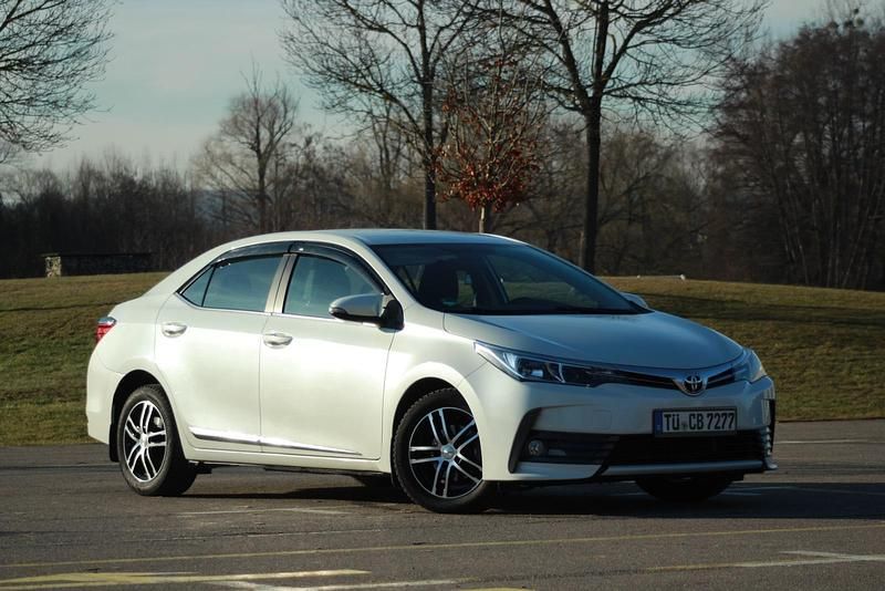 Gebraucht Toyota Corolla 132 PS (97 kW) 2018 Weiß Limousine