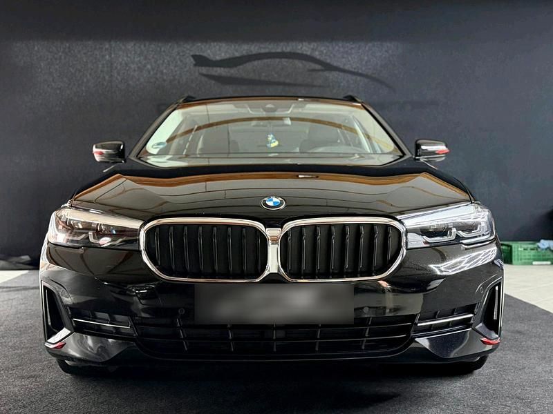 Gebraucht BMW 520 190 PS (139 kW) 2020 Schwarz Kombi