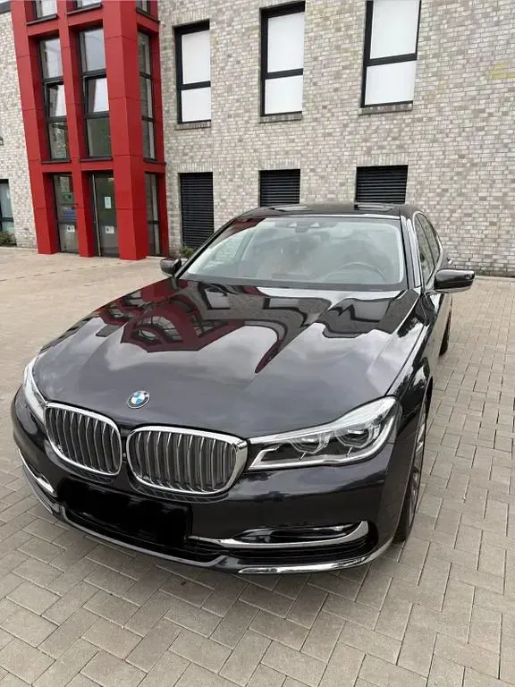 Gebraucht BMW 730 265 PS (194 kW) 2017 Grau Limousine