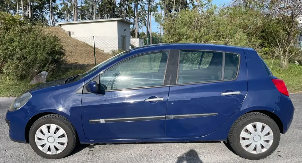 Gebraucht Renault Clio III 88 PS (64 kW) 2006 Blau Limousine