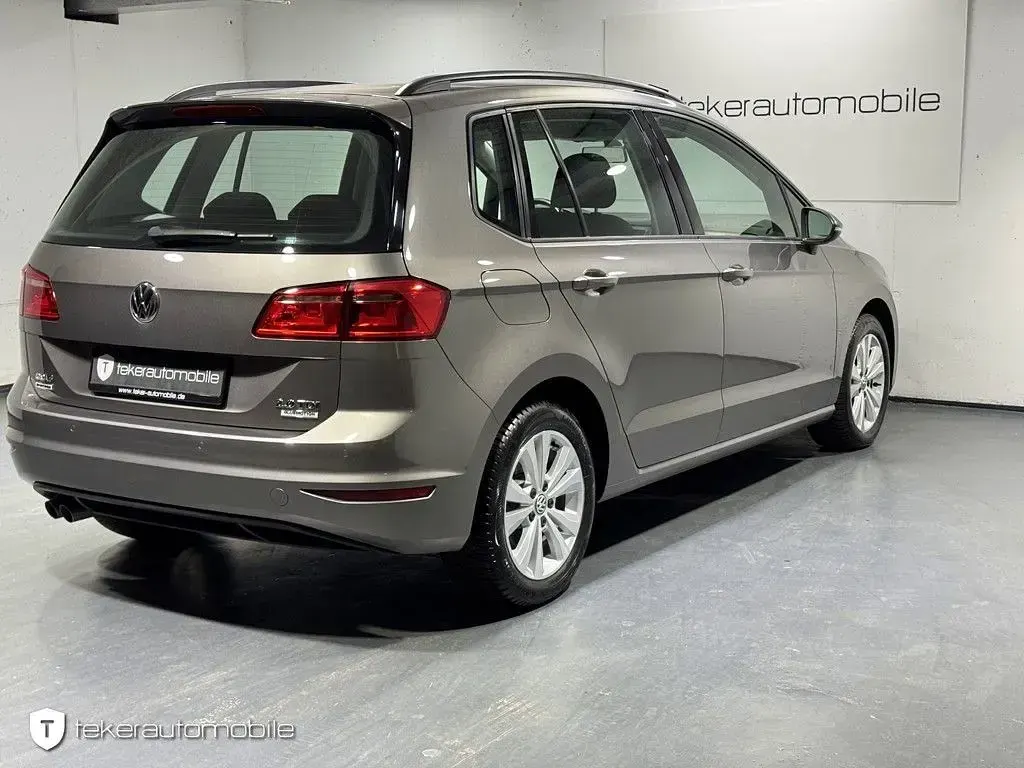 Gebraucht VW Golf Sportsvan Comfortline 150 PS (110 kW) 2015 Limestone grey Van / Kleinbus