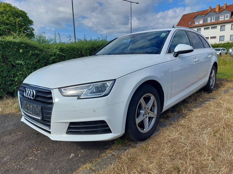 Weiß Gebraucht 2017 Audi A4 Basis Kombi | 12.990 € (Fairer Preis) - Bild 1/4