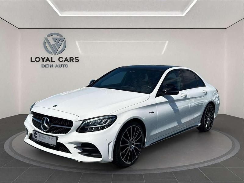 Weiß Gebraucht 2020 Mercedes C300 AMG Limousine | 36.490 € (Fairer Preis) - Bild 1/3