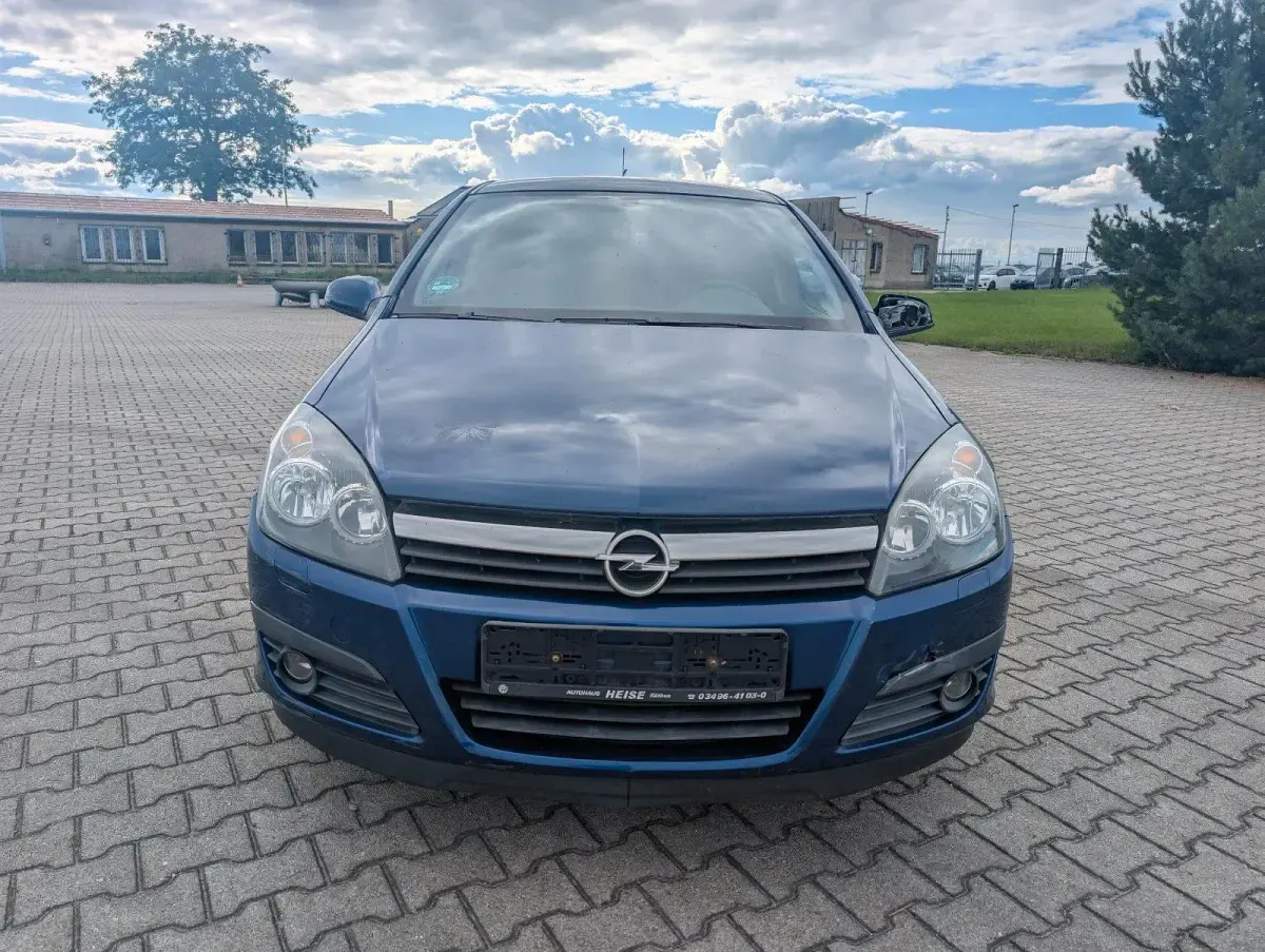 Gebraucht Opel Astra 105 PS (77 kW) 2006 Blau Limousine