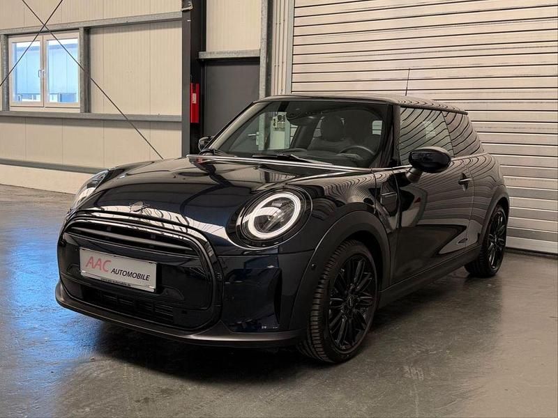 Gebraucht Mini Cooper Classic 136 PS (100 kW) 2023 Schwarz Kleinwagen